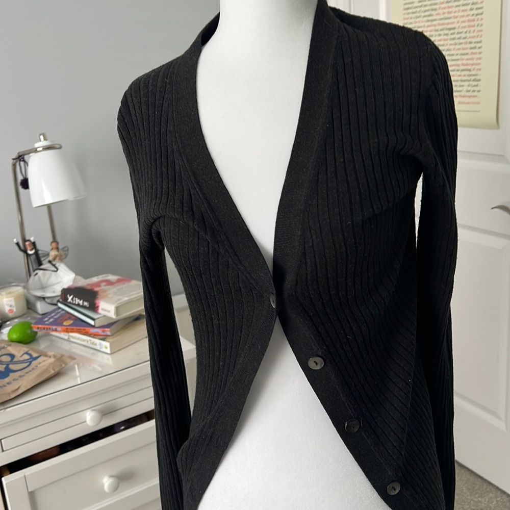 Vince size M black textured button up cardigan